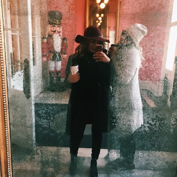 High end brand Women’s fedora felt hat - Picture 8 of 8